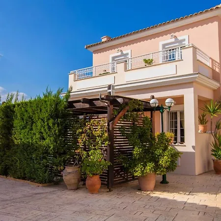 Rosemary Sostis By 别墅 *